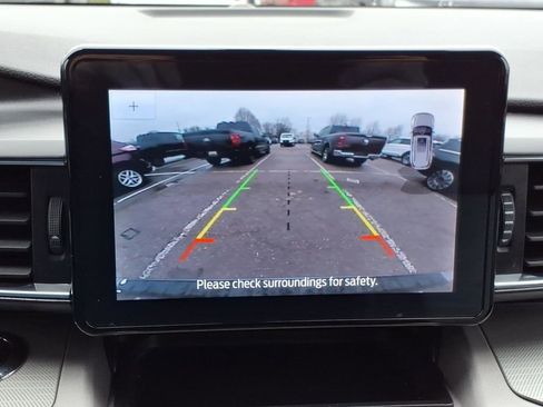 Used 2023 Ford Explorer XLT w/ Equipment Group 202A image 21