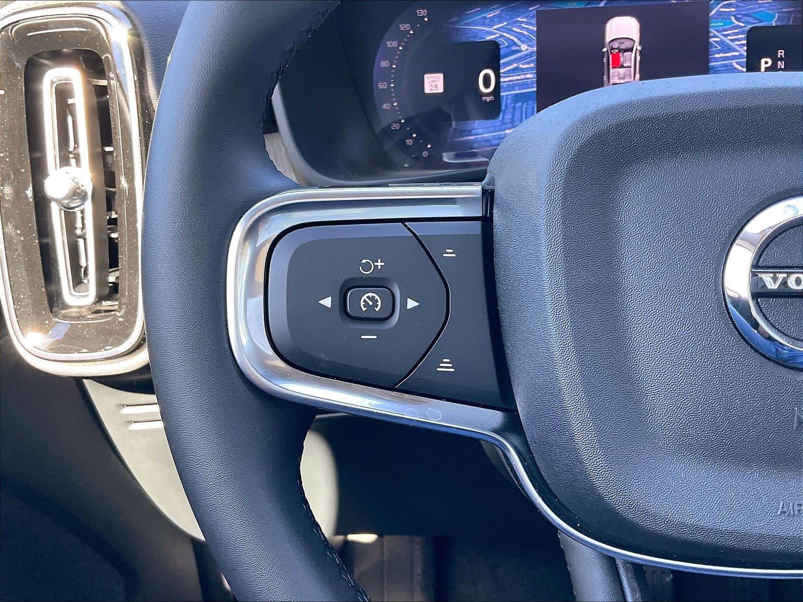 New 2026 Volvo XC40 B5 Plus AWD/4WD image 17