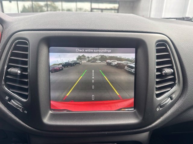 Used 2019 Jeep Compass Trailhawk w/ Leather Interior Group AWD/4WD image 17