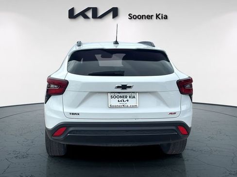 Used 2025 Chevrolet Trax RS w/ Driver Confidence Package image 5