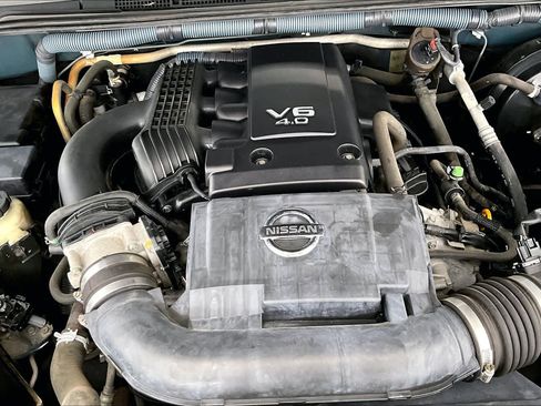 Used 2012 Nissan Pathfinder SV RWD image 32