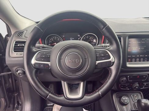 Used 2020 Jeep Compass Trailhawk AWD/4WD image 10