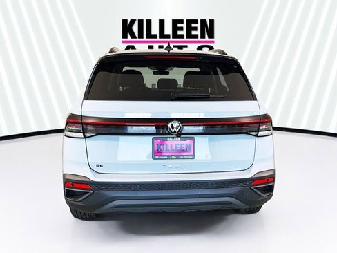 New 2026 Volkswagen Taos SE FWD image 6