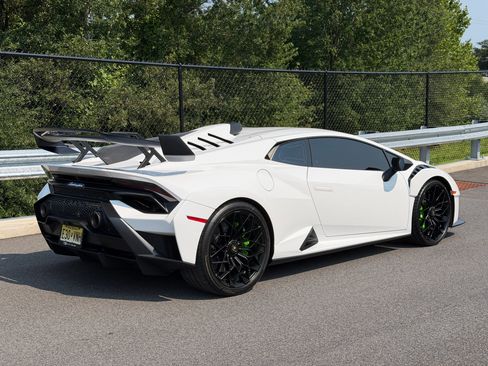 Used 2024 Lamborghini Huracan STO RWD image 17