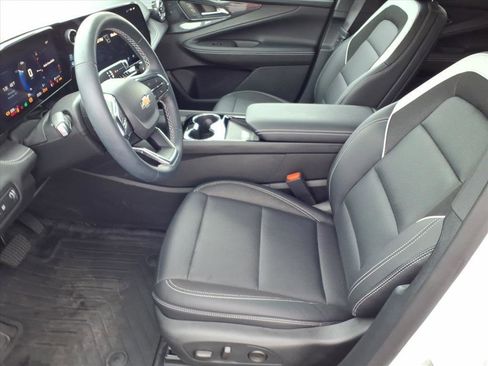 New 2025 Chevrolet Blazer EV LT image 5