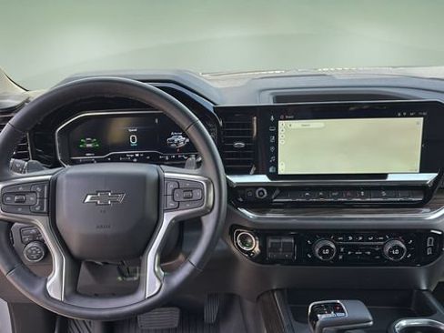 Used 2024 Chevrolet Silverado 1500 LT Trail Boss w/ Convenience Package II AWD/4WD image 9