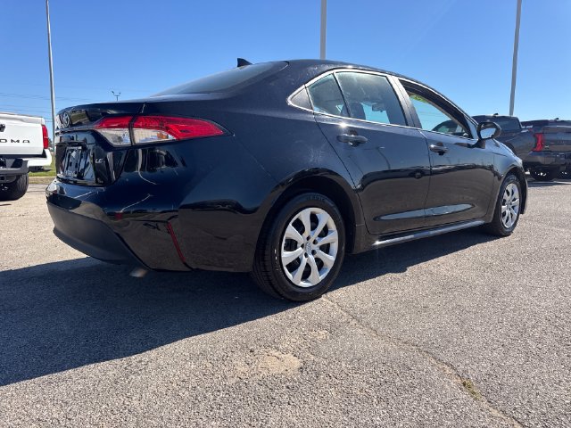 Used 2025 Toyota Corolla LE FWD image 7
