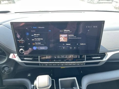 New 2026 Toyota Sienna Platinum AWD/4WD image 17