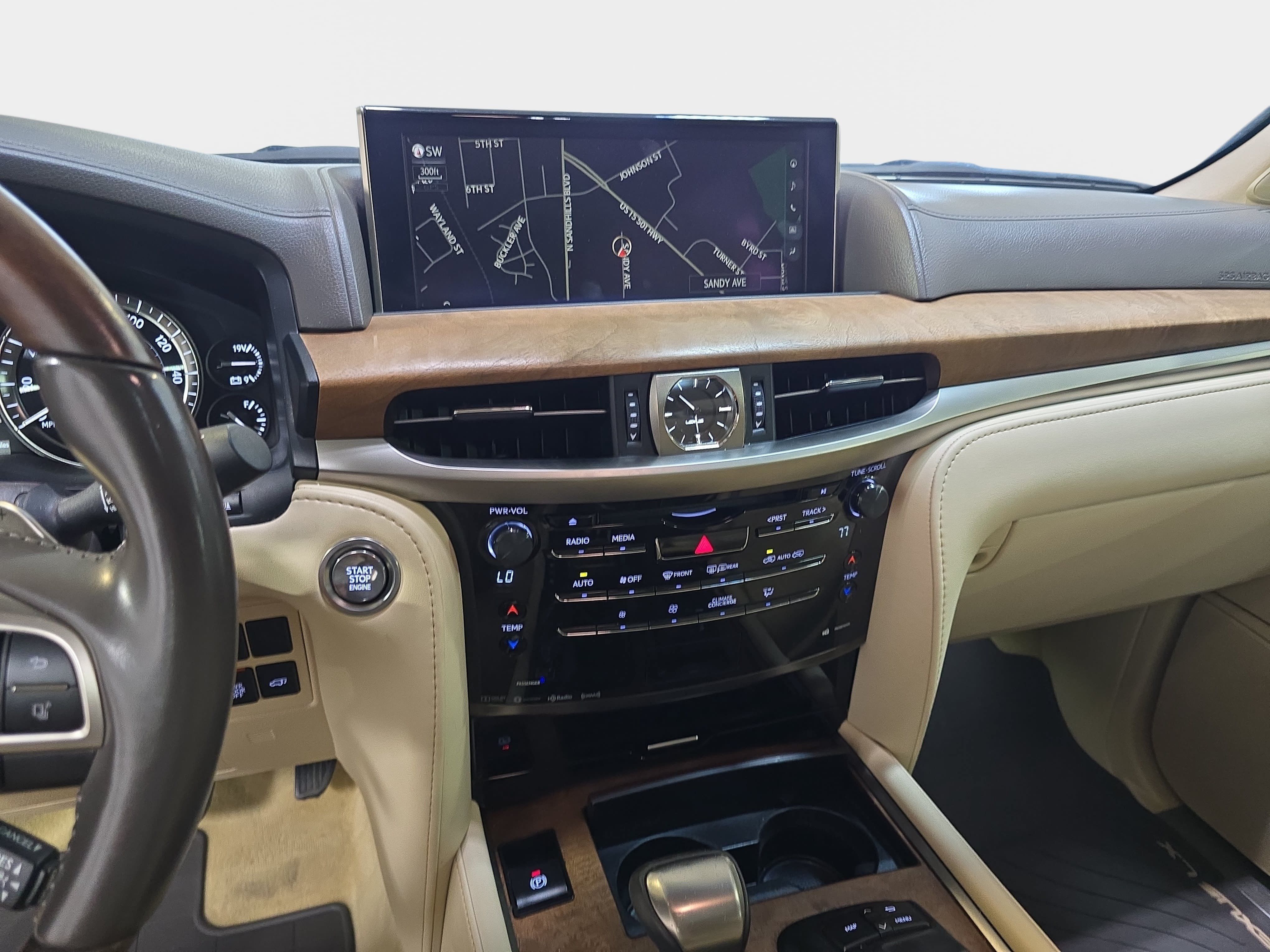 Used 2021 Lexus LX 570 4WD w/ Luxury Package image 17