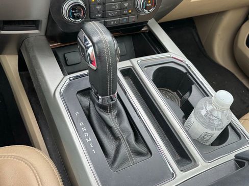 Used 2016 Ford F150 Lariat w/ Equipment Group 502A Luxury RWD image 13