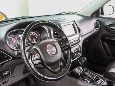 Used 2021 Jeep Cherokee Latitude Plus image 22