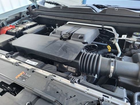 Used 2025 Chevrolet Colorado Z71 w/ Technology Package AWD/4WD image 27