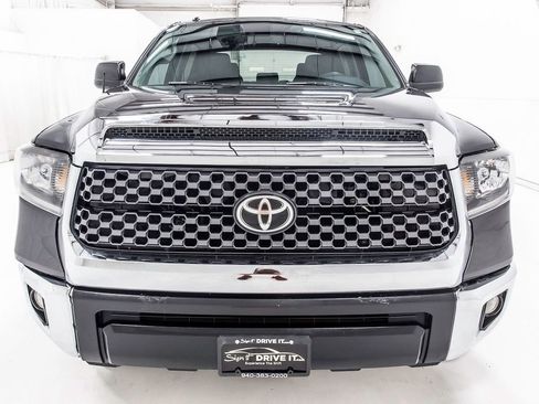 Used 2018 Toyota Tundra SR5 w/ SR5 Upgrade Package image 9