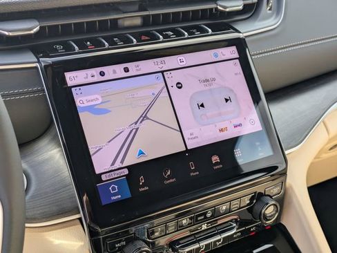 New 2025 Jeep Grand Cherokee Limited w/ Luxury Tech Group II image 21