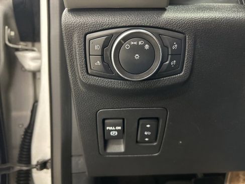 Used 2019 Ford F150 Lariat image 16