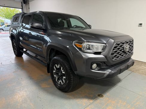 Used 2022 Toyota Tacoma TRD Off-Road w/ Technology Package AWD/4WD image 5