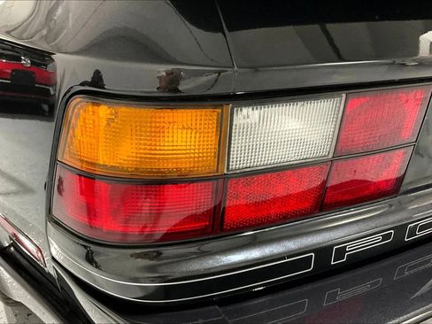 Used 1989 Porsche 944 S2 image 21