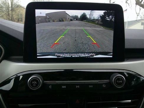 Used 2020 Ford Escape SE image 13