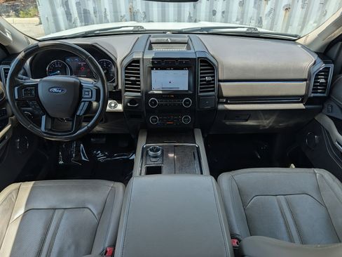 Used 2019 Ford Expedition Limited RWD image 17