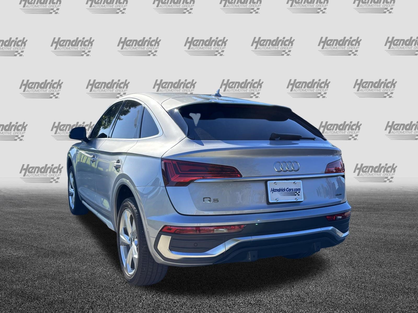 Used 2023 Audi Q5 2.0T Prestige w/ Prestige Package AWD/4WD image 9