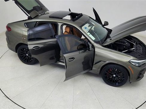 Used 2022 BMW X6 M50i w/ Premium Package image 87