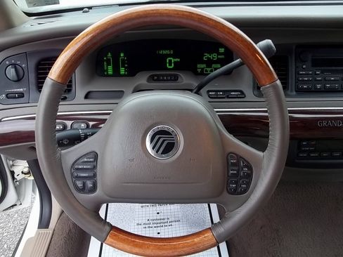 Used 2004 Mercury Grand Marquis LS RWD image 16
