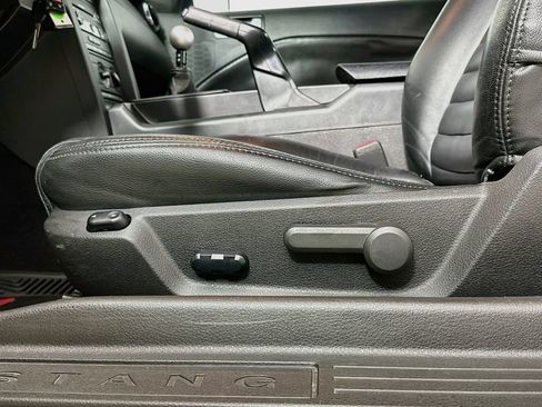 Used 2009 Ford Mustang GT Premium RWD image 19