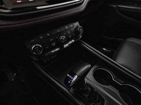 Used 2024 Dodge Durango GT image 18