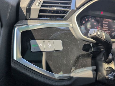 New 2025 Audi Q3 2.0T Premium image 14