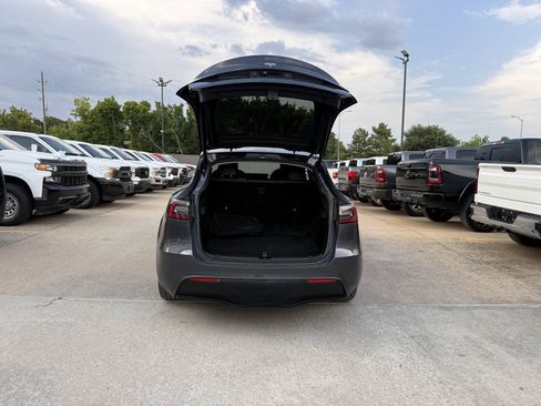Used 2023 Tesla Model Y AWD image 42