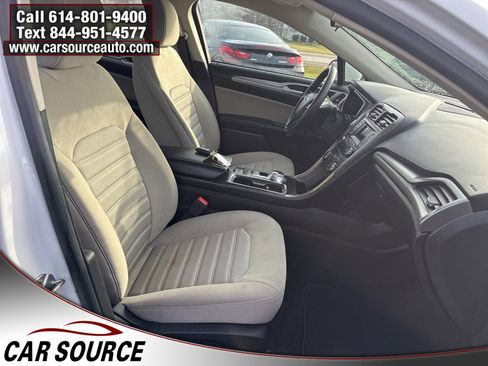 Used 2018 Ford Fusion S image 40