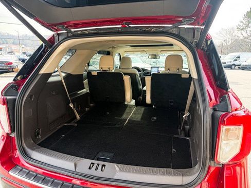 Used 2020 Ford Explorer Platinum w/ Premium Technology Package image 13