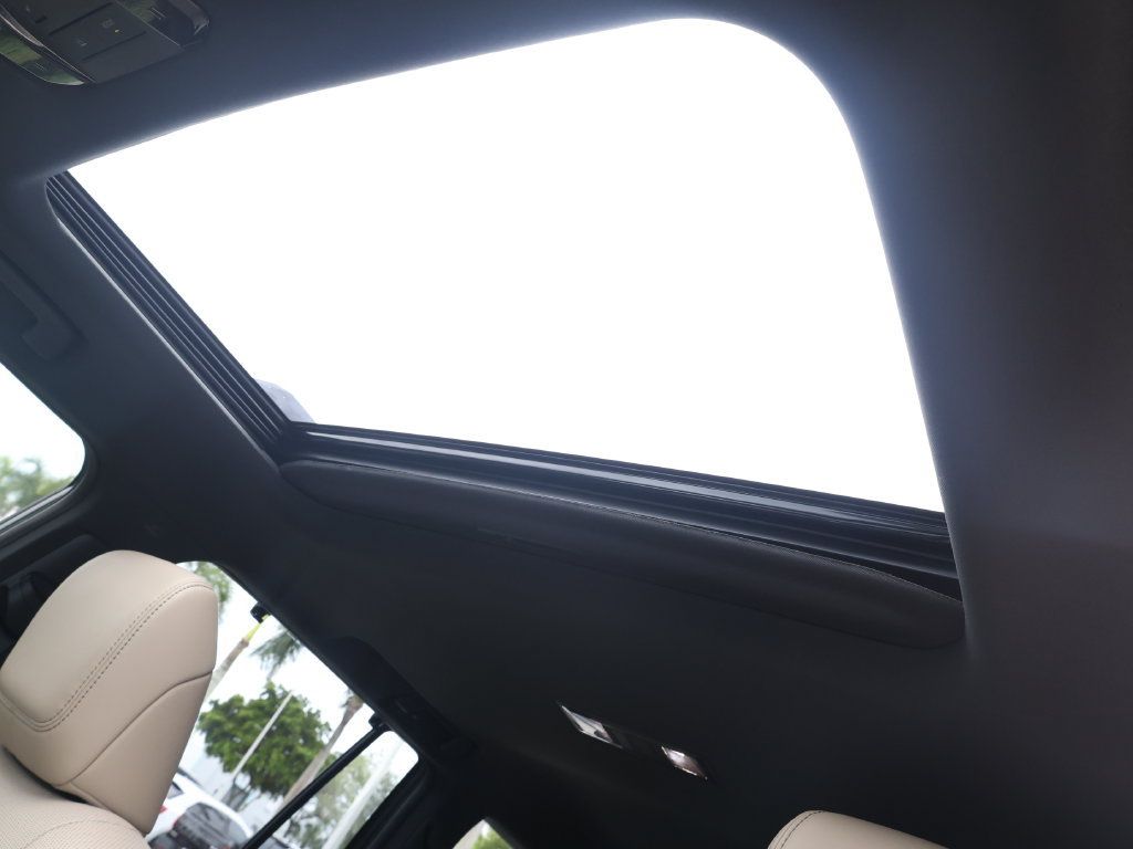 Used 2025 Lexus GX 550 AWD/4WD image 18