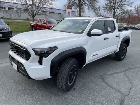 New 2026 Toyota Tacoma TRD Off-Road AWD/4WD image 11