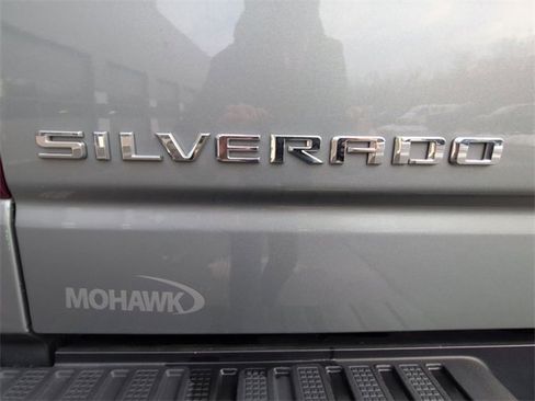 Used 2024 Chevrolet Silverado 1500 LTZ image 32