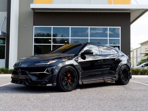 Used 2022 Lamborghini Urus AWD/4WD image 7