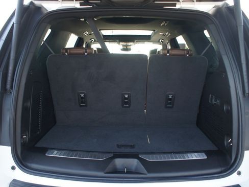 Used 2024 Chevrolet Tahoe High Country AWD/4WD image 19