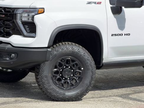New 2026 Chevrolet Silverado 2500 ZR2 w/ ZR2 Bison Edition AWD/4WD image 8