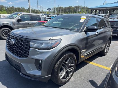 Used 2025 Ford Explorer ST-Line w/ ST-Line Street Pack