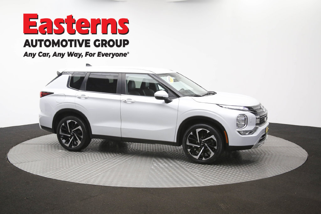 Used 2024 Mitsubishi Outlander SE AWD/4WD image 49