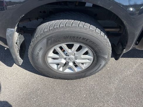 Used 2015 Nissan Frontier SV image 9