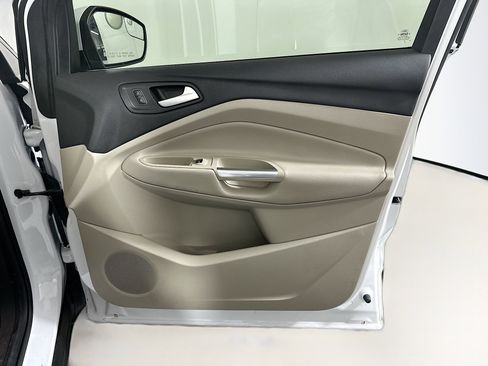 Used 2018 Ford Escape SE image 29