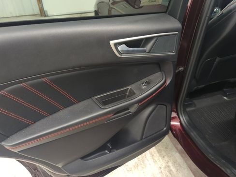 Used 2024 Ford Edge ST-Line w/ Class II Trailer Tow Package image 10