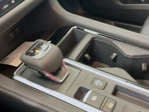 New 2026 Nissan Pathfinder SL image 12