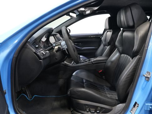 Used 2013 BMW M5 image 32