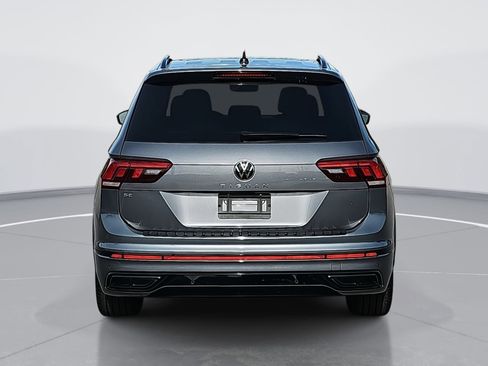 Used 2024 Volkswagen Tiguan SE R-Line image 4