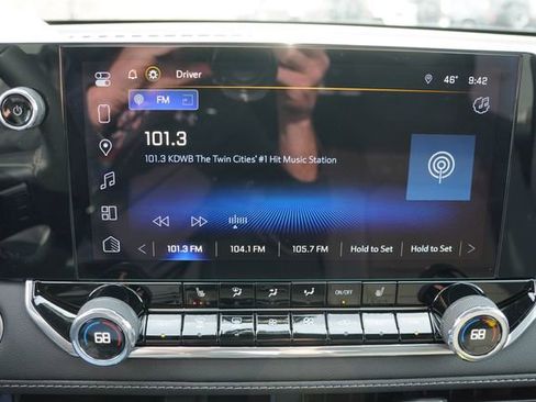 Used 2024 Chevrolet Colorado LT w/ LT Convenience Package II image 23