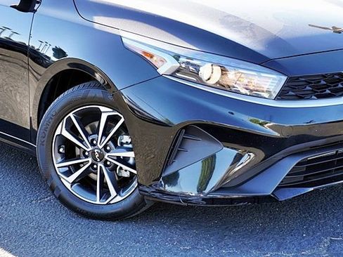 Used 2023 Kia Forte LXS FWD image 4