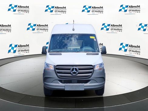 Used 2024 Mercedes-Benz Sprinter 2500 image 8