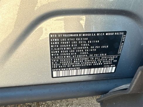 New 2025 Volkswagen Tiguan SE image 26